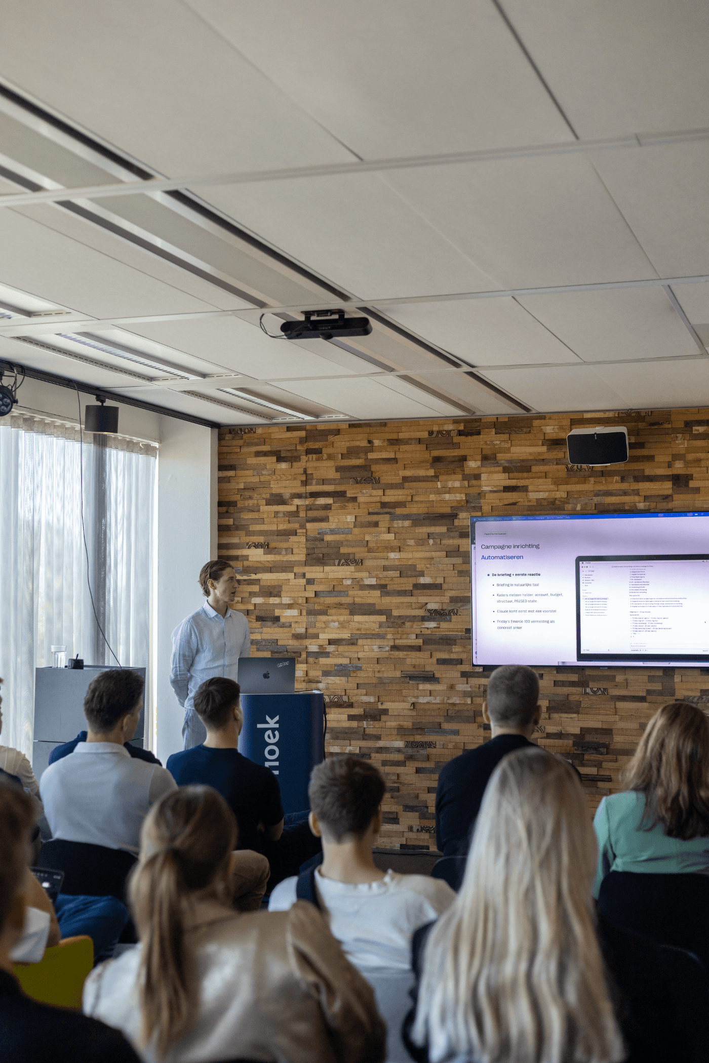 Tweede shot van de AI-sessie: detail van automatiserings-flow op het scherm